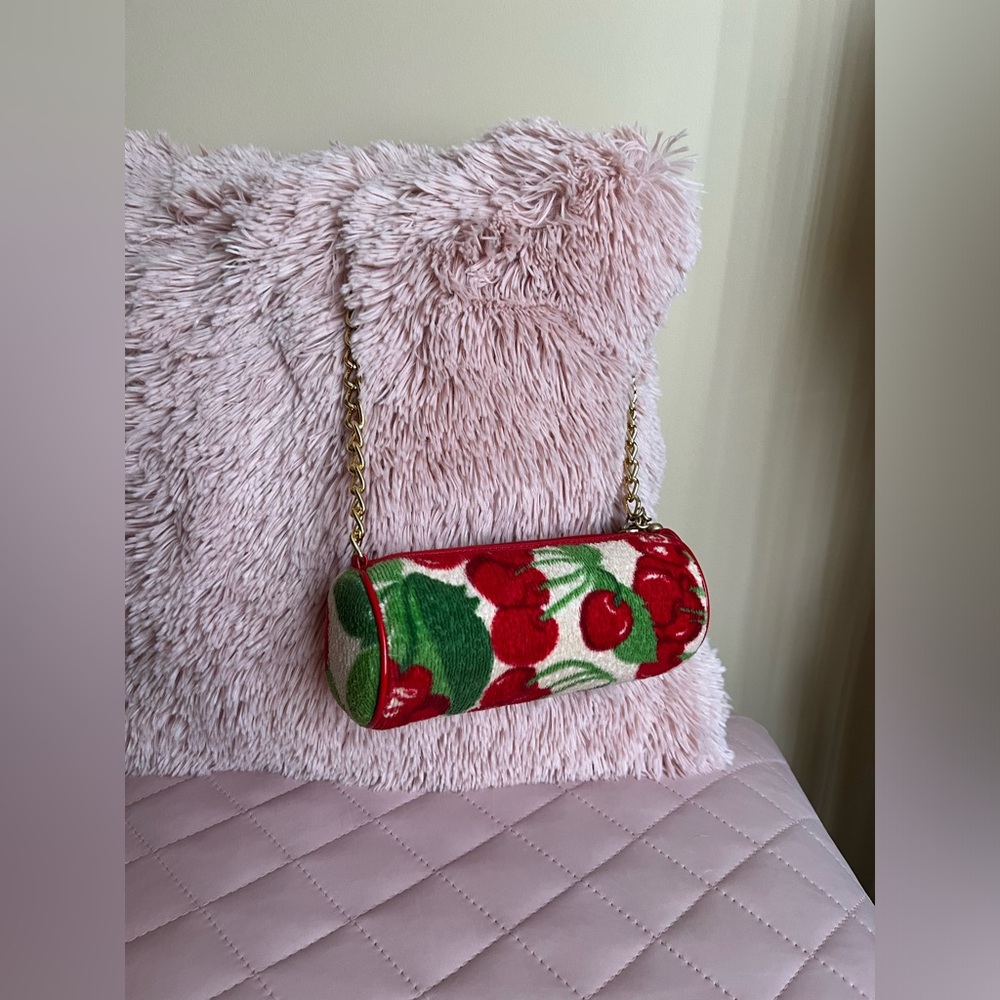 JUICY COUTURE Y2K Vintage Very Rare Cherry Barrel Bag🍒 - Picture 4 of 16